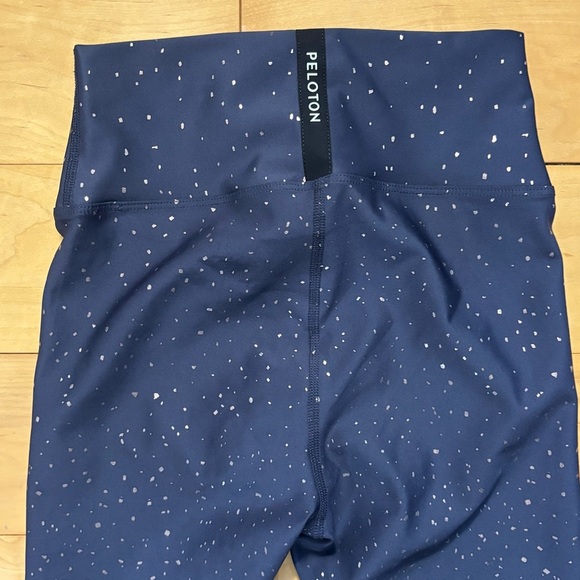 Peloton Show Up Sparkle Leggings Womens Size Medium Navy Blue Foil Details - Picture 8 of 8